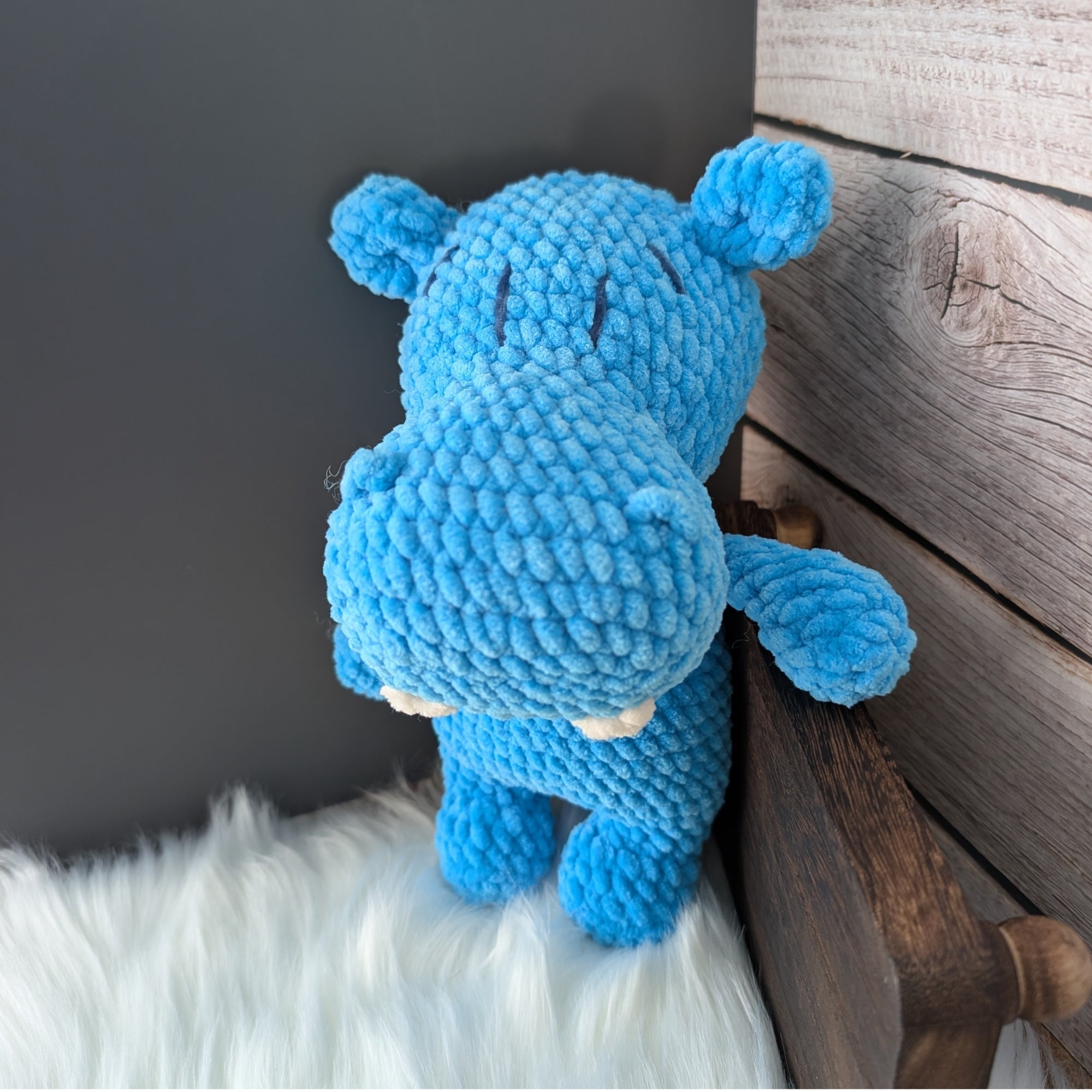 Gustave, le petit hippopotame (Crocheté sur commande - format moyen) 🦛💙