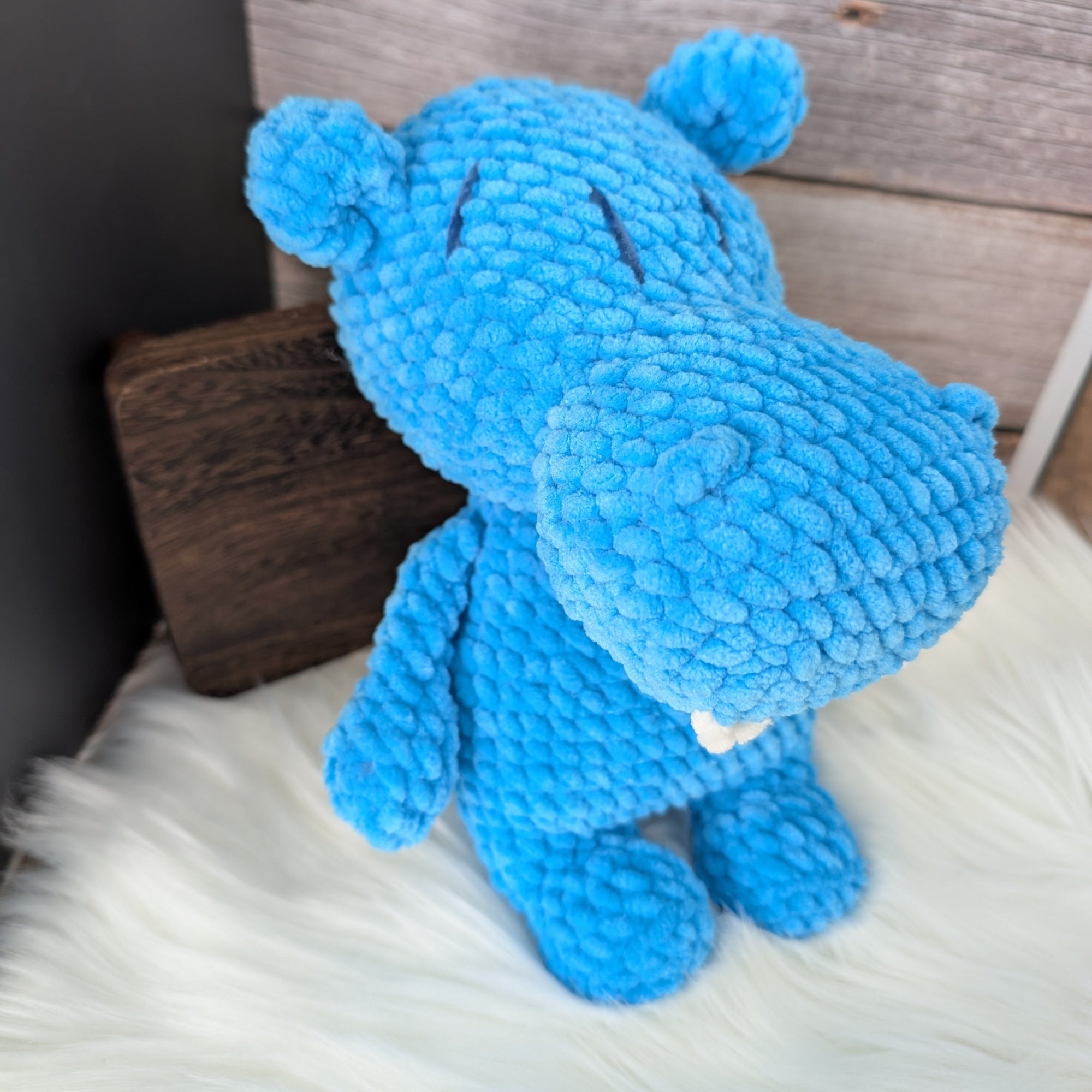 Gustave, le petit hippopotame (Crocheté sur commande - format moyen) 🦛💙