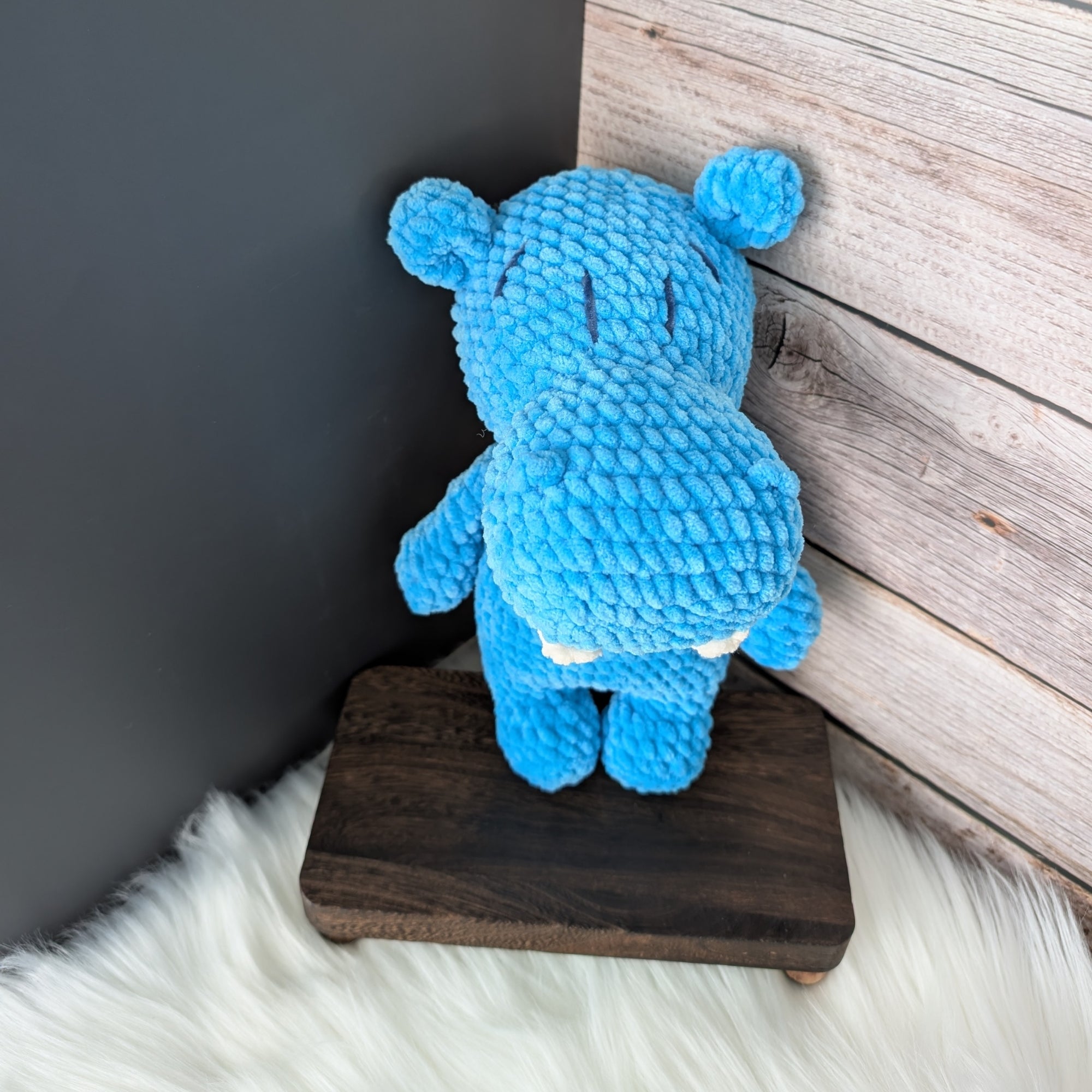 Gustave, le petit hippopotame (Crocheté sur commande - format moyen) 🦛💙